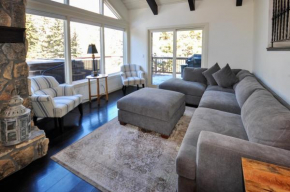 Spectacular Remodeled 5 Bedroom Matterhorn home w/ Hot Tub and Ski Lockers! Vail